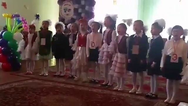Школа Ломоносова Сайкал с лева четвёртая)) песня о Маме смотреть онлайн