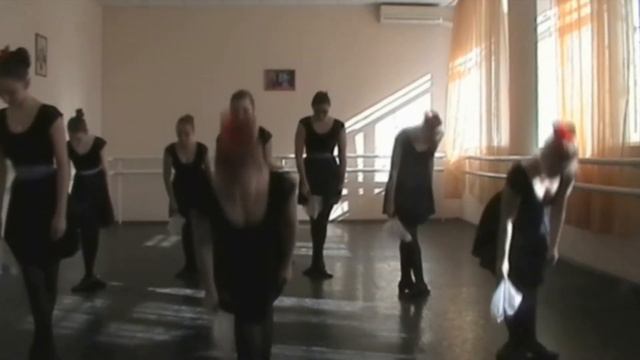 Экзамен по народному танцу (Гимназия №10) смотреть онлайн