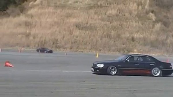 オートポリス・ジムカーナ　FGY33　シーマ　ドリフト