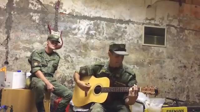 Армейский кавер от Раиля Арсланова. Фактор-2 Война смотреть онлайн