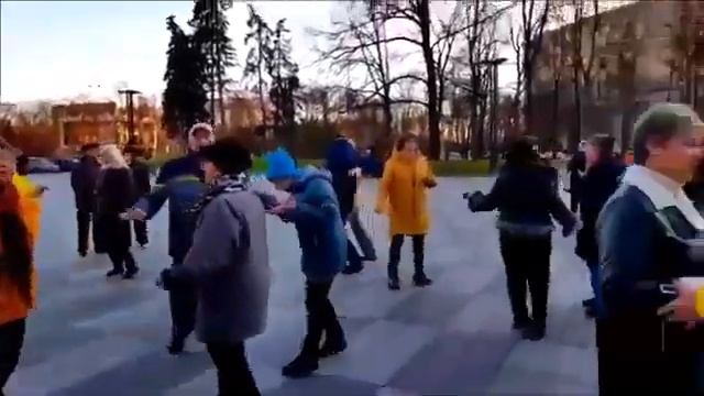 ЖУРАВЛИ, ЖУРАВЛИ УЛЕТАЮТ, ВЧЕРА НА ТАНЦАХ смотреть онлайн