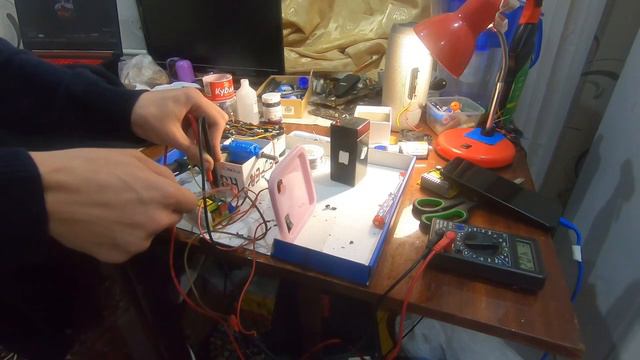Разряд 400 Вольт кондëры / 400 V discharge of capacitors смотреть онлайн