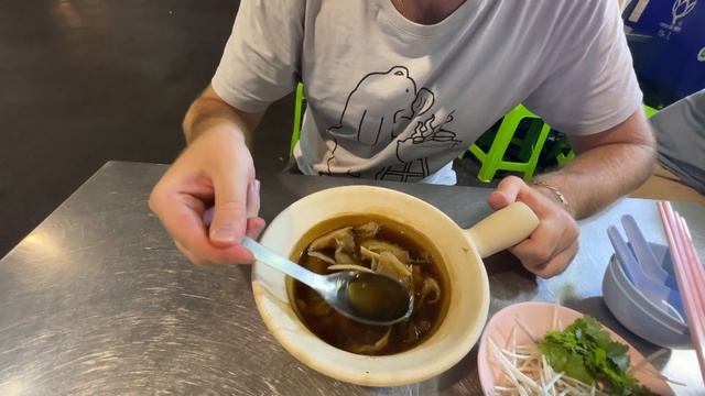 Пробую СКОРПИОНА и СУП ИЗ АКУЛЫ/ Yaowarat Road в Бангкоке