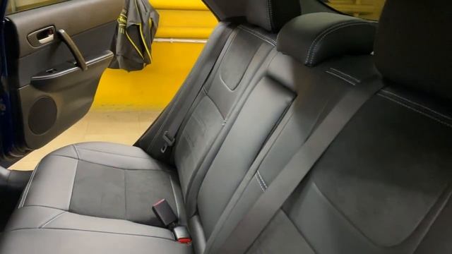 Чехлы на Mazda 6 1 (седан), серии "Alcantara" - серая строчка с продлением передних сидений смотреть онлайн