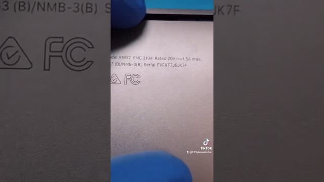 MacBook A1932 $649 Screen repair смотреть онлайн