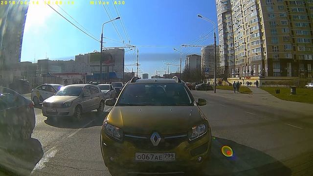 Mio MiVue C380D - дополнительная камера - дневная съёмка №2 смотреть онлайн