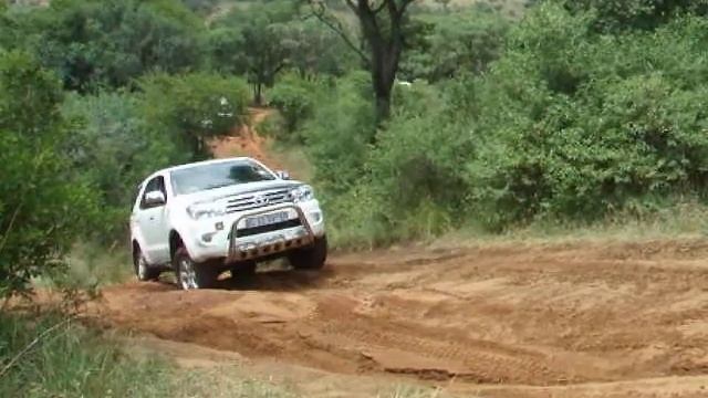 De Wildt 4x4 up hill with Axel Twister Toyota Fortuner 4.0L V6 смотреть онлайн