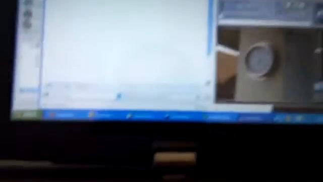 Live Photo Blogging With Touchscreen Netbook