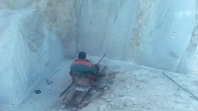 Нурата. Узбекистан. Добыча мрамора. Открытые горные работы. Бурение массива. смотреть онлайн