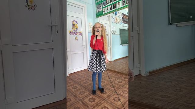Лазарева Евгения - 10 лет исполняет песню "Будет мир на свете" смотреть онлайн