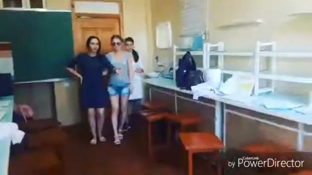 Когда ваши пары проходят ну очень весело 😅😄 смотреть онлайн