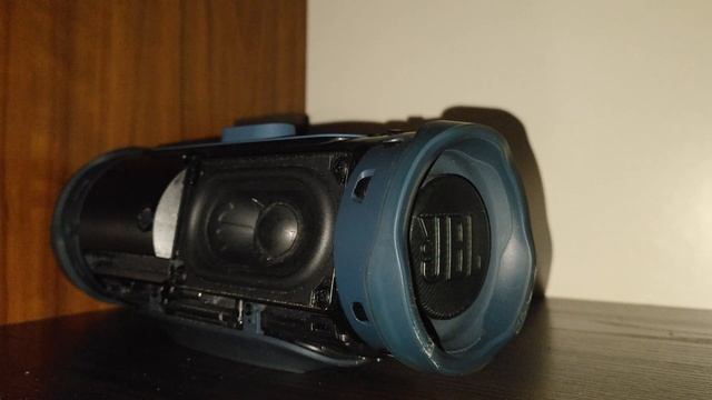 Jbl Charge 4 Bass Test смотреть онлайн