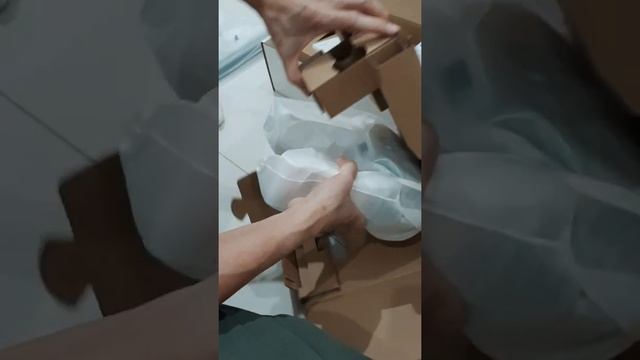 Unboxing Xiaomi Cordless Vacuum Dreame V10 смотреть онлайн