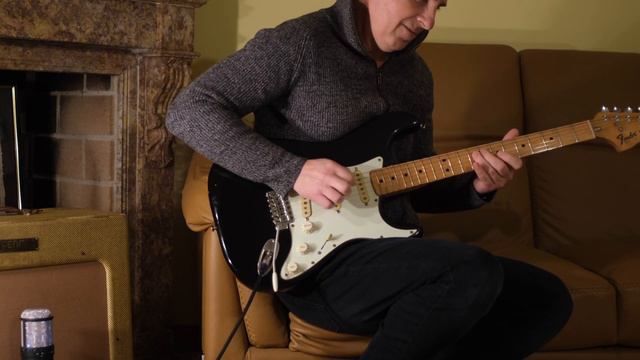 Coffee Break Grooves Smooth R&B 8-6 E minor improvisation with Fender Strat 1977 Fender Pro-Amp 194 смотреть онлайн