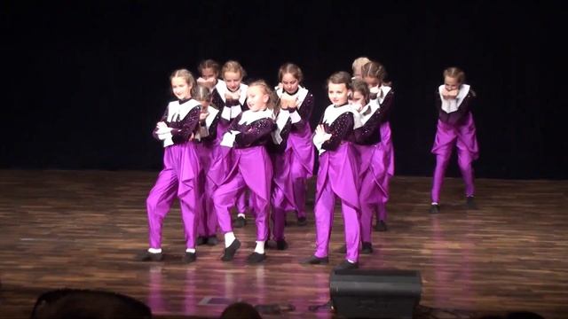 Образцовый танцевальный коллектив «Оникс» - «Хор», Лабаза Екатерина Григорьевна Grupa taneczna Onyx смотреть онлайн