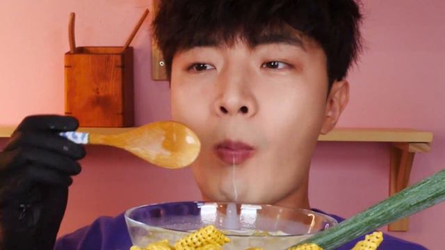 ENG SUB)Extreme Food! Checks Green Onion flavor Cereal Eat Mukbang🥣Korean ASMR 후니 Hoony Eatingsound смотреть онлайн