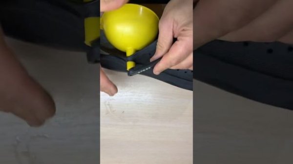 Crocs. how to fix crocs strap . Как легко дома вставить лямку на кроксы