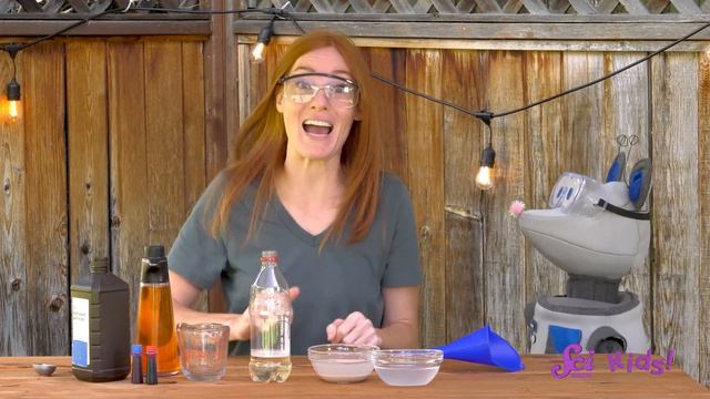The Great Elephant Toothpaste Experiment! | Summer Experiments | SciShow Kids смотреть онлайн