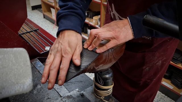 Loake Overton Restoration | Executive Leather Resole #39 | Vibram Guards | Scottish Shoe Repair смотреть онлайн