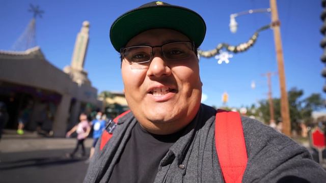 It’s Christmas In Cars Land At Disney California Adventure | Festival Of Holidays Soft Opening смотреть онлайн