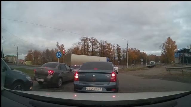 Что движет водителями занять внутреннюю полосу на "кольце"? смотреть онлайн