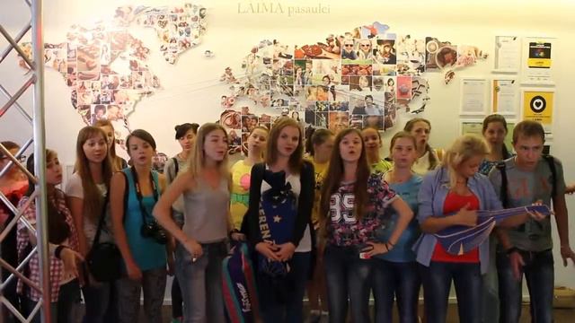 Хор «Кантабиле» поет в музее шоколада Laima смотреть онлайн