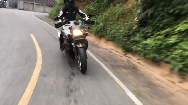 แอนนี่ @ดอยผาหมี จ.เชียงราย ไปกับ BMW K1300R смотреть онлайн
