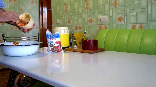 Как приготовить аджику.Сырая аджика.Аджика из помидор,чеснока,перца и хрена.Рецепт аджики из помидор смотреть онлайн