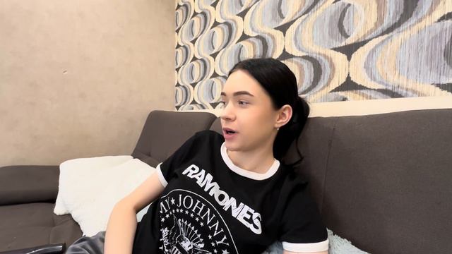 VLOG || МНЕ ПОДАРИЛИ СОБАКУ! Как назвали? Первые покупки, почему именно шпиц? смотреть онлайн