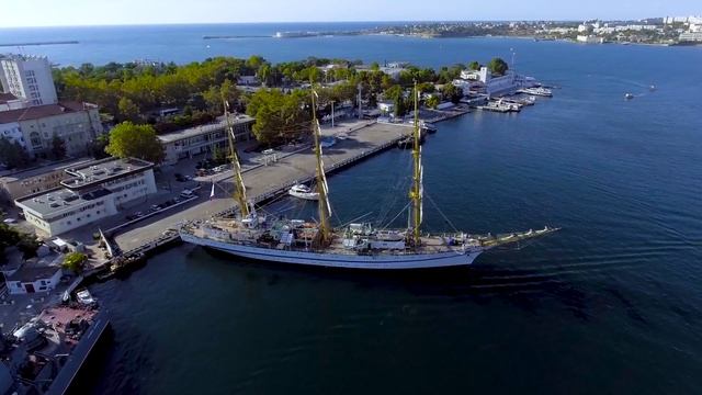 Отлетим! Севастополь, Южная бухта, ПД-16 летом, 4K смотреть онлайн