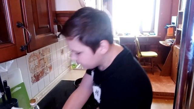 Дима готовит вкусные сырники! смотреть онлайн