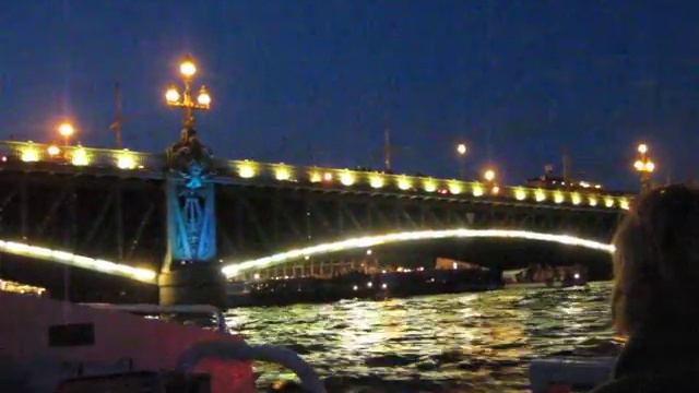 Развод Троицкого моста река Нева Санкт-Петербург Bridge opening, St-Petersburg смотреть онлайн