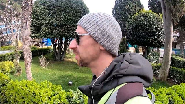 Люди - свиньи!!! Анализ количества окурков на тротуарах. Уборка Ялты. Исповедь ялтинского дворника. смотреть онлайн