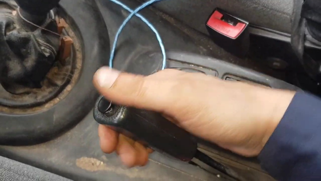 ШЕВРОЛЕ НИВА КАК ПОДТЯНУТЬ РУЧНИК? смотреть онлайн