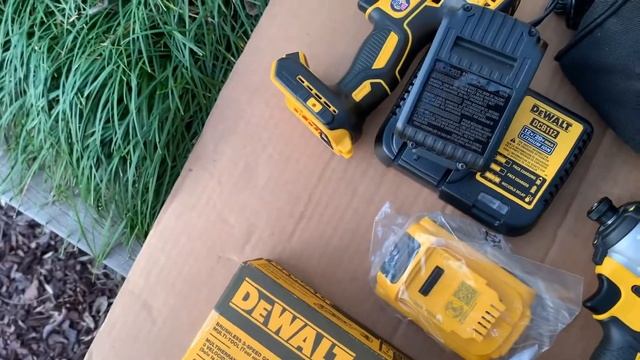 Part 1: DeWALT Unboxing - Combo Kit (Drill + Impact) Model # DCS356B and Multi-tool Model # DCK283D смотреть онлайн
