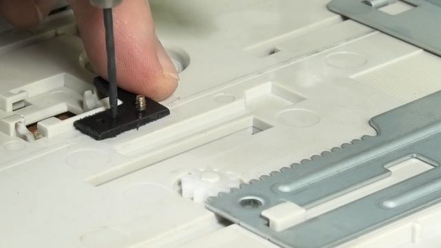 HP P2015 — ремонт защёлки лотка смотреть онлайн