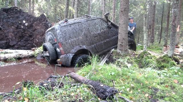 BADASS CREW #3 Дерево падает на машину. Глина. Вода. Грязь. Болото. смотреть онлайн