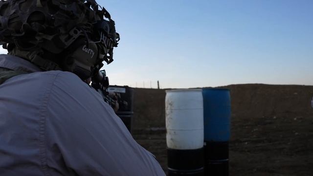 KAC SR-25 --- Best Battle Rifle Ever? Is it better than a SCAR OR LMT? смотреть онлайн