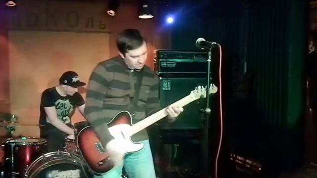 Дельфины (экс-Мёртвые дельфины) - Клофелинщица (СПб, "Цоколь", 22.12.2013) смотреть онлайн
