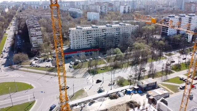 Стройка. Башенные краны POTAIN. Гольяново с высоты. Москва. Tower crane смотреть онлайн
