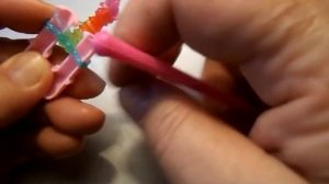 браслет РЫБЬЯ ЧЕШУЯ без станка на рогатке из резиночек rainbow loom bands