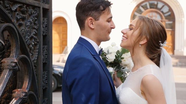 Свадебная видеосъемка в центре Петербурга. Гуляем пешком. смотреть онлайн