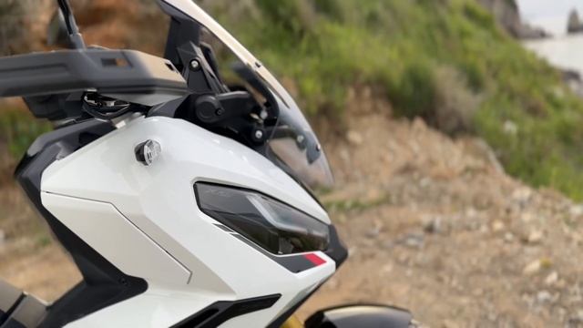 Honda X-ADV 750 special edition Greece смотреть онлайн
