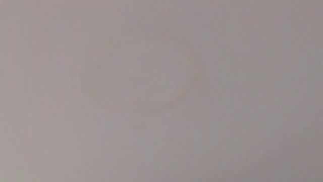 Как закрасить место протечки на потолке ГКЛ.