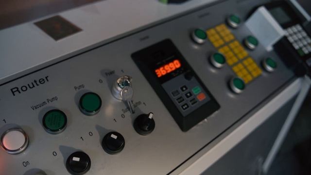 Правильный запуск трехшпиндельного фрезера с чпу. Бизнес станки с чпу  2021. Advercut K45MT 2030.