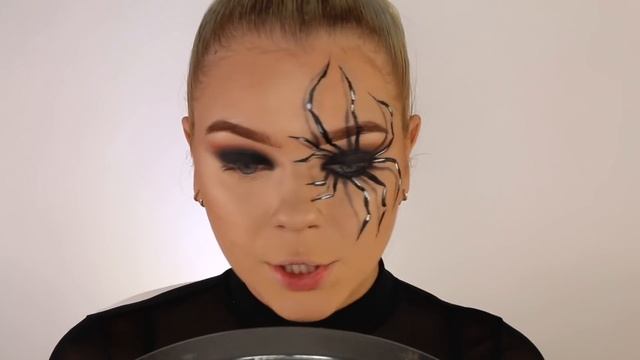 EASY SPIDER ILLUSION HALLOWEEN MAKEUP TUTORIAL! смотреть онлайн