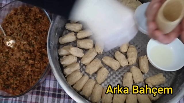 İçli Köfte Tarifi - Mardin ve Diyarbakır Yöresi ( Kûtilk )#içliköfte #içliköftenasılyapılır смотреть онлайн