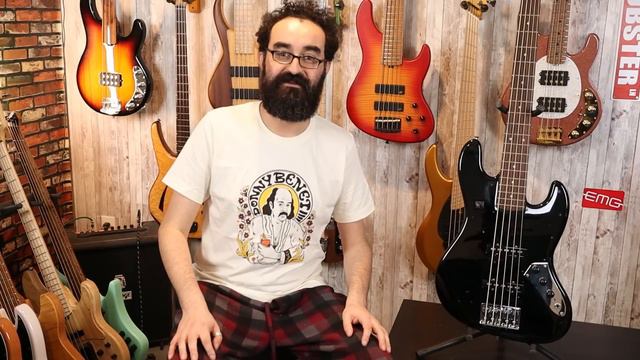 Squier Affinity Jazz 5 Modified - Spicing Up Rumblin Man's Squier Jazz - LowEndLobster Builds смотреть онлайн