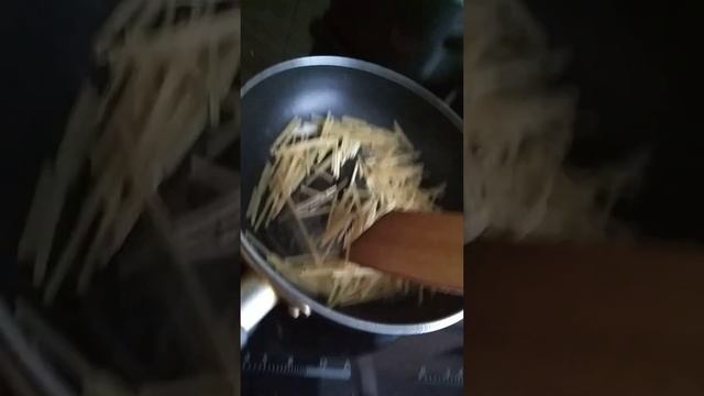 Как приготовить жареные макароны смотреть онлайн