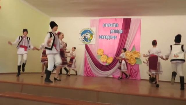 "Молдавский танец"детская школа искусств Первомайск ПМР. смотреть онлайн